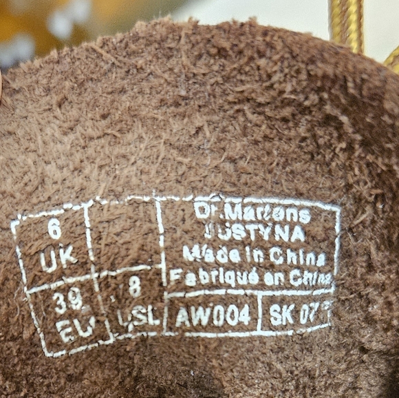 RARE Dr. Doc Martens JUSTYNA 10-Eye Crazy Horse Leather Boots Zipper 8 US Brown - Picture 11 of 16